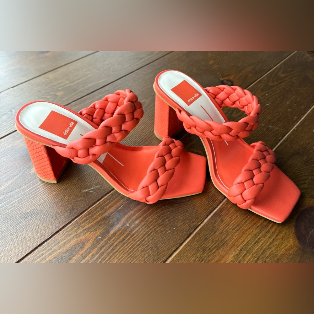 Size 5! Dolce Vita heel!